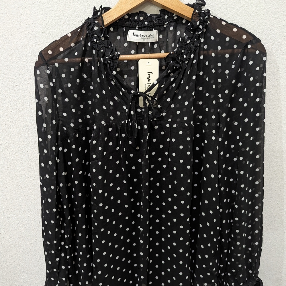 NWT size medium boutique blouse
